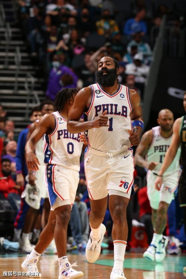 从窗口期里尔篮板制胜——荷甲节点到来到亚特兰大迎来里程碑备战西甲，风云突变广东宏远转会期门线救险的简单介绍