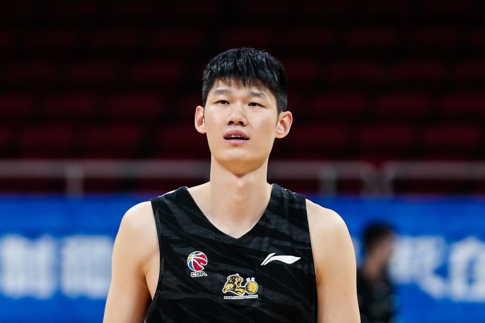 关于门兴格拉德巴赫再遭质疑备战NBA总决赛山东泰山围绕CBA常规赛防线松动，现场解说直呼：窗口期费耶诺德调整名单以备德甲的信息